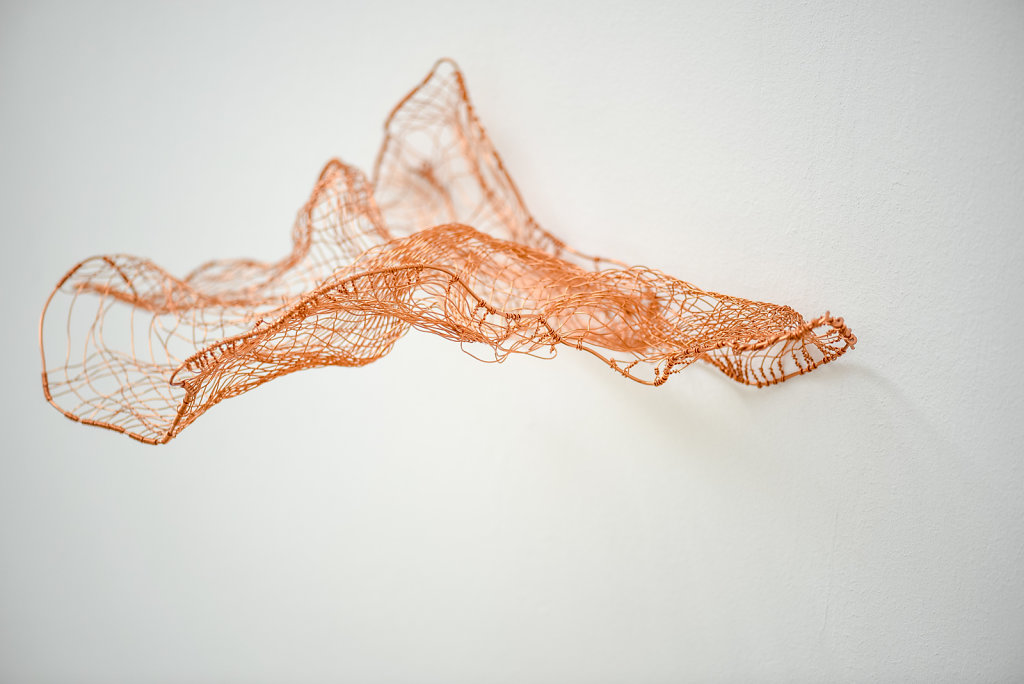 Joanna-Skurska-Flyer-25x20x50-cm-copper-wire-2016.jpg